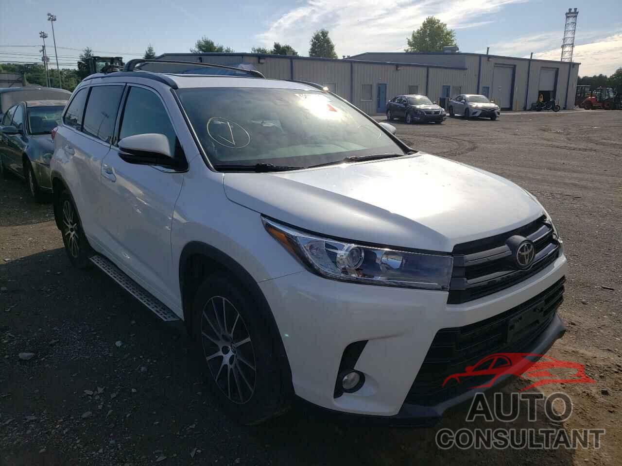 TOYOTA HIGHLANDER 2018 - 5TDJZRFH5JS492373