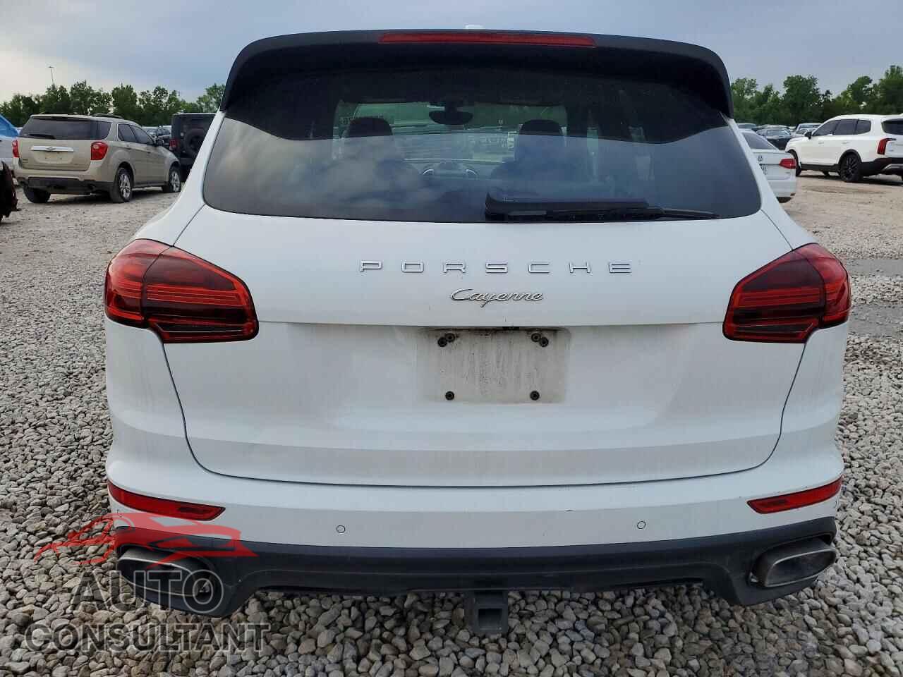 PORSCHE CAYENNE 2016 - WP1AF2A24GKA41193