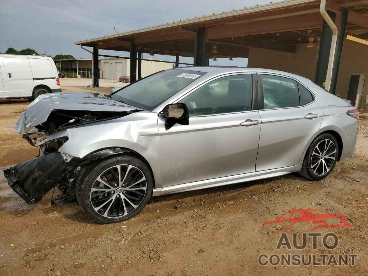 TOYOTA CAMRY 2018 - 4T1B11HK6JU082887