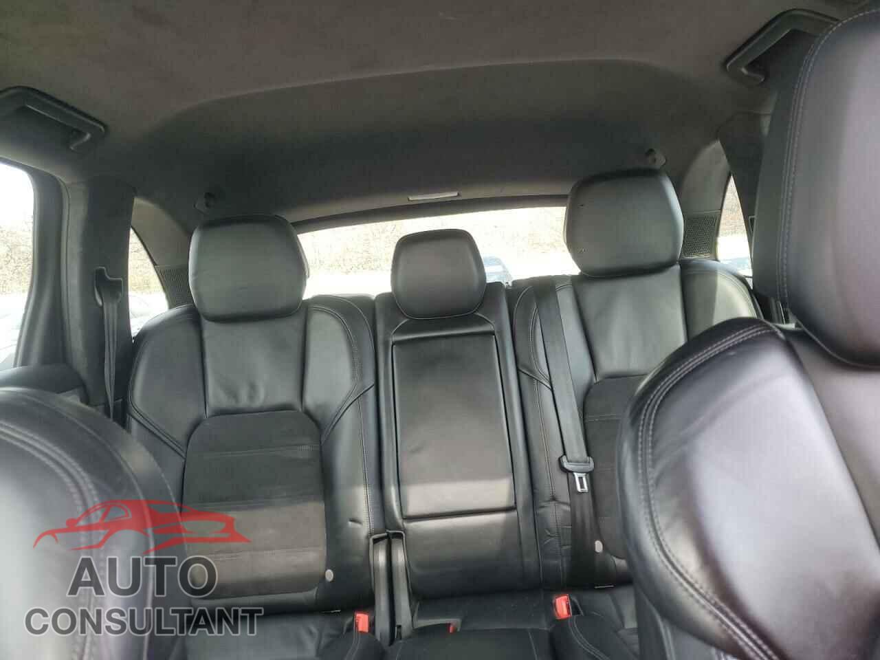 PORSCHE CAYENNE 2013 - WP1AD2A29DLA72323