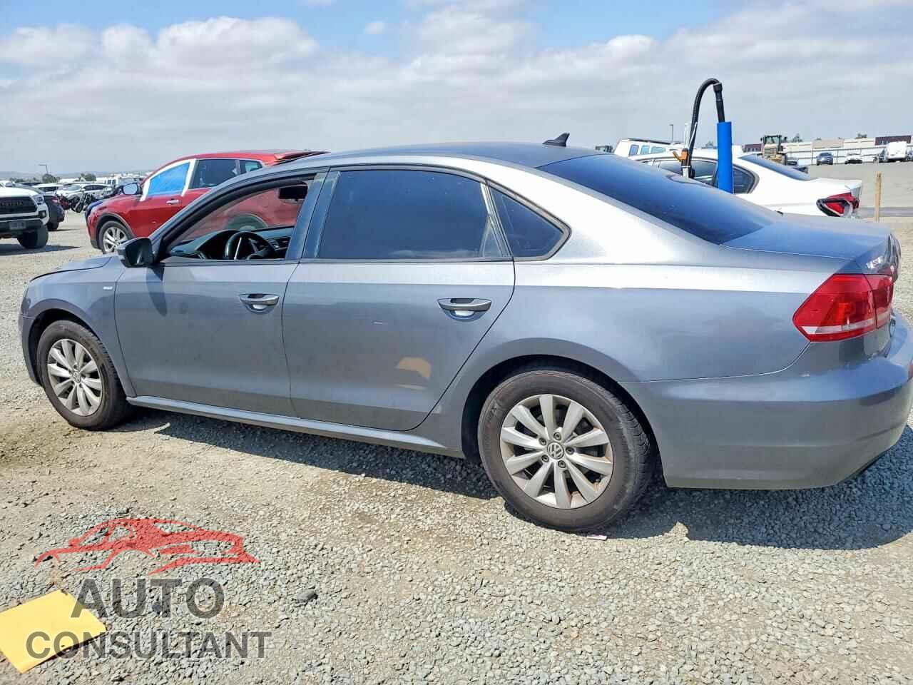 VOLKSWAGEN PASSAT 2014 - 1VWAT7A38EC070264