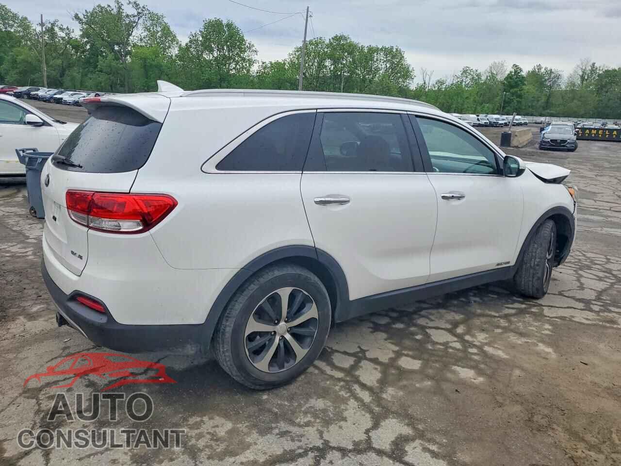 KIA SORENTO 2018 - 5XYPHDA51JG405238