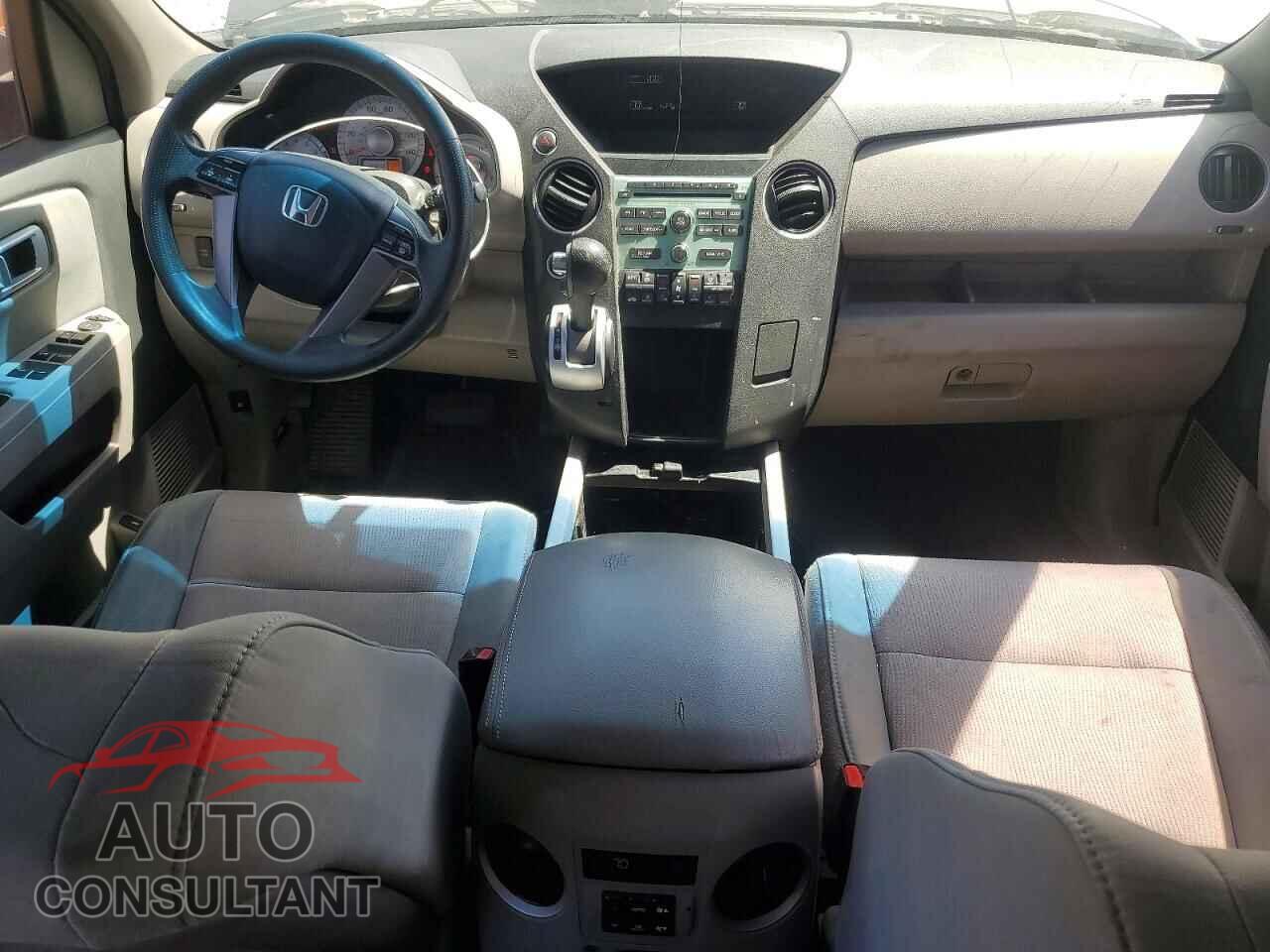 HONDA PILOT 2011 - 5FNYF4H41BB032105