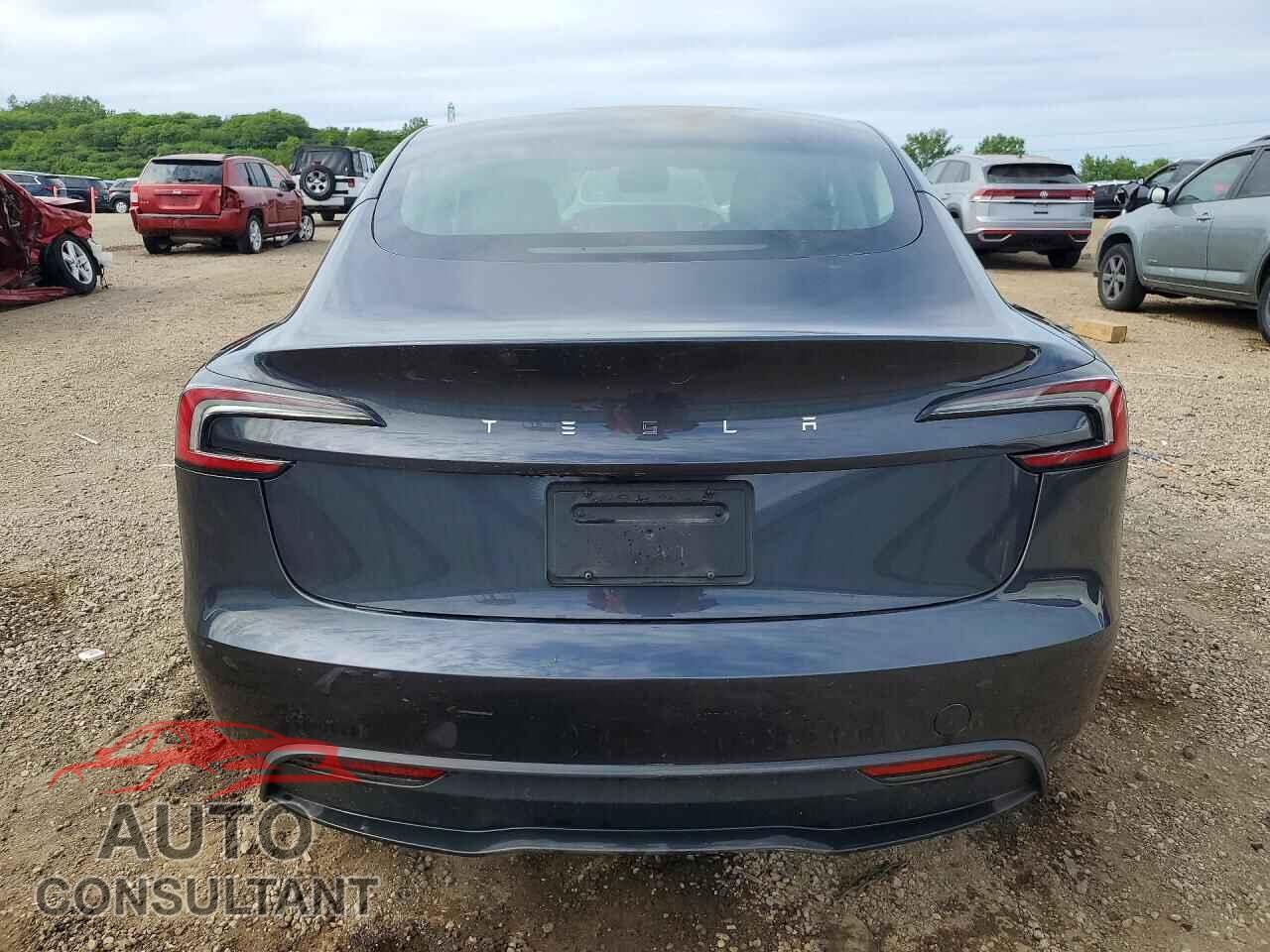 TESLA MODEL 3 2024 - 5YJ3E1EA7RF772435