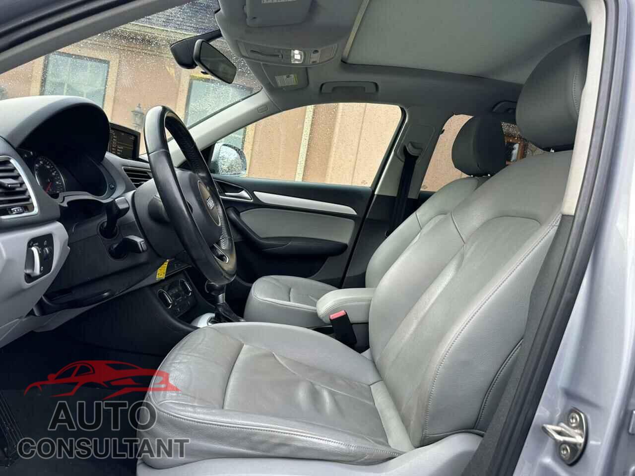AUDI Q3 2017 - WA1BCCFS6HR015260