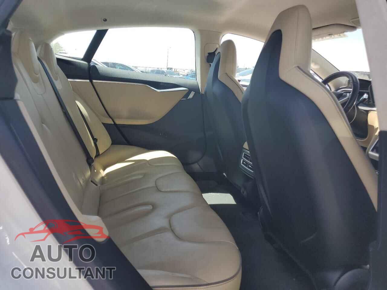 TESLA MODEL S 2013 - 5YJSA1DP0DFP14043