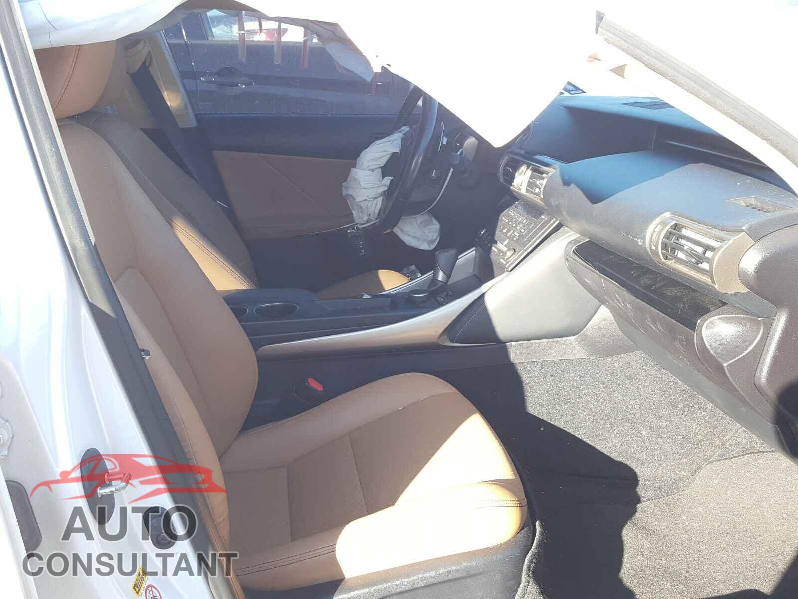 LEXUS IS 2016 - JTHBA1D24G5005155