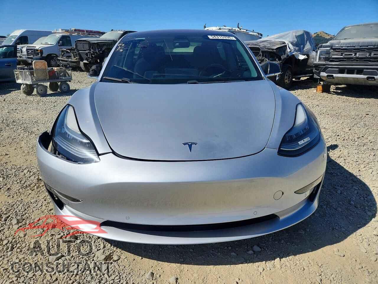 TESLA MODEL 3 2018 - 5YJ3E1EA4JF024357