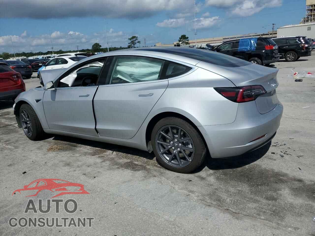 TESLA MODEL 3 2018 - 5YJ3E1EAXJF061283
