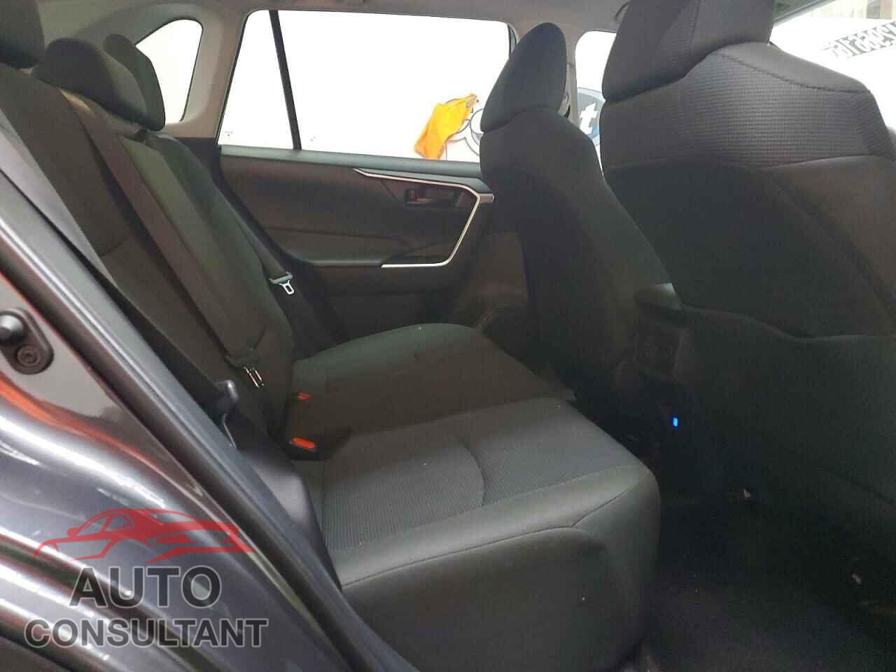 TOYOTA RAV4 2024 - 2T3H1RFV3RW335298