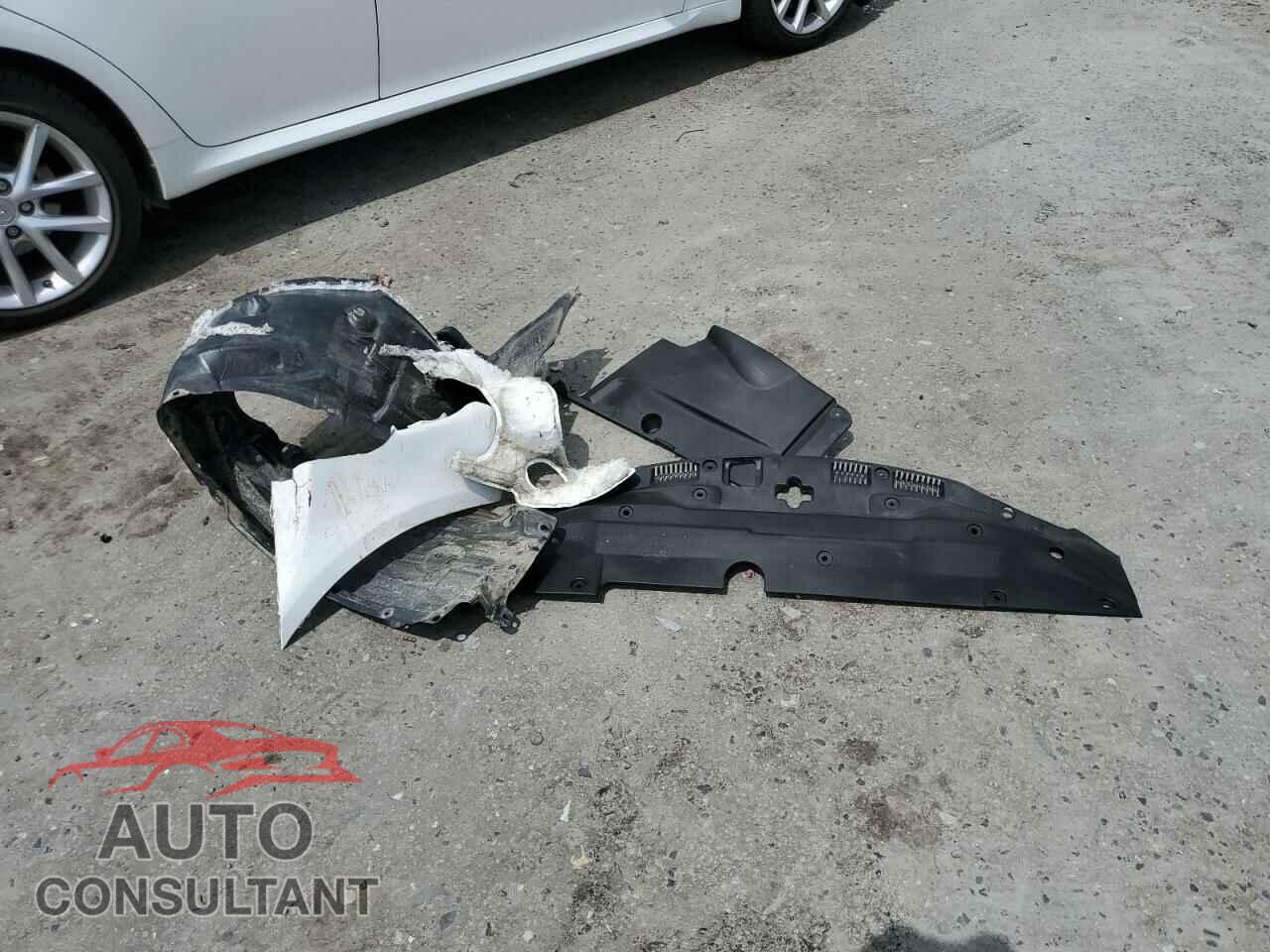 LEXUS IS 2012 - JTHCE5C29C5002439