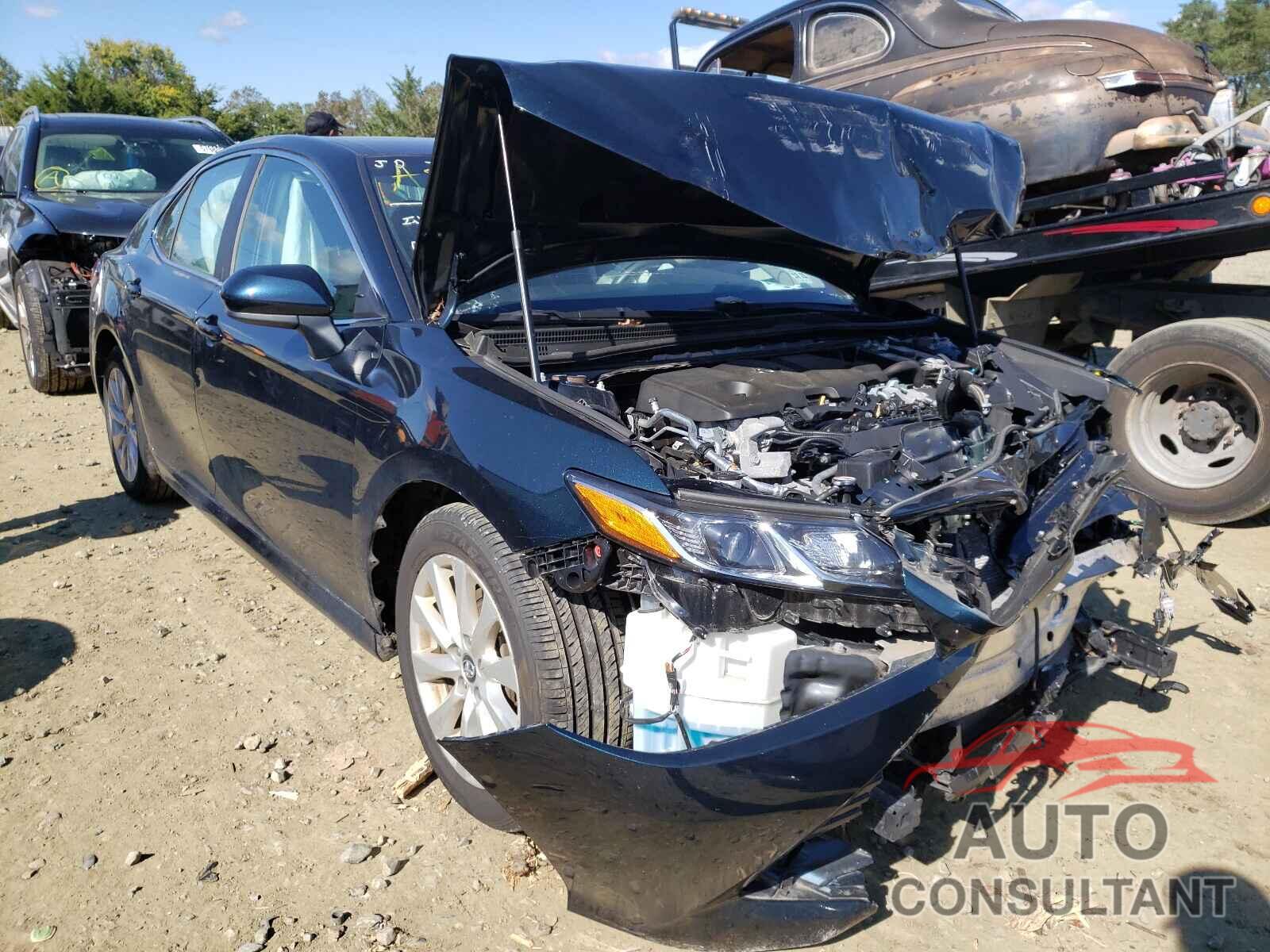 TOYOTA CAMRY 2018 - 4T1B11HK3JU543804