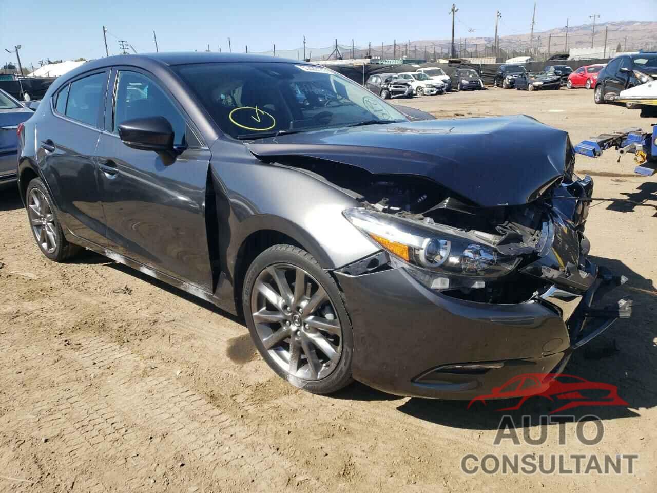 MAZDA 3 2018 - 3MZBN1L33JM274570