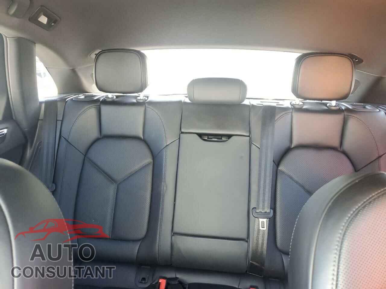 PORSCHE MACAN 2018 - WP1AA2A54JLB23581