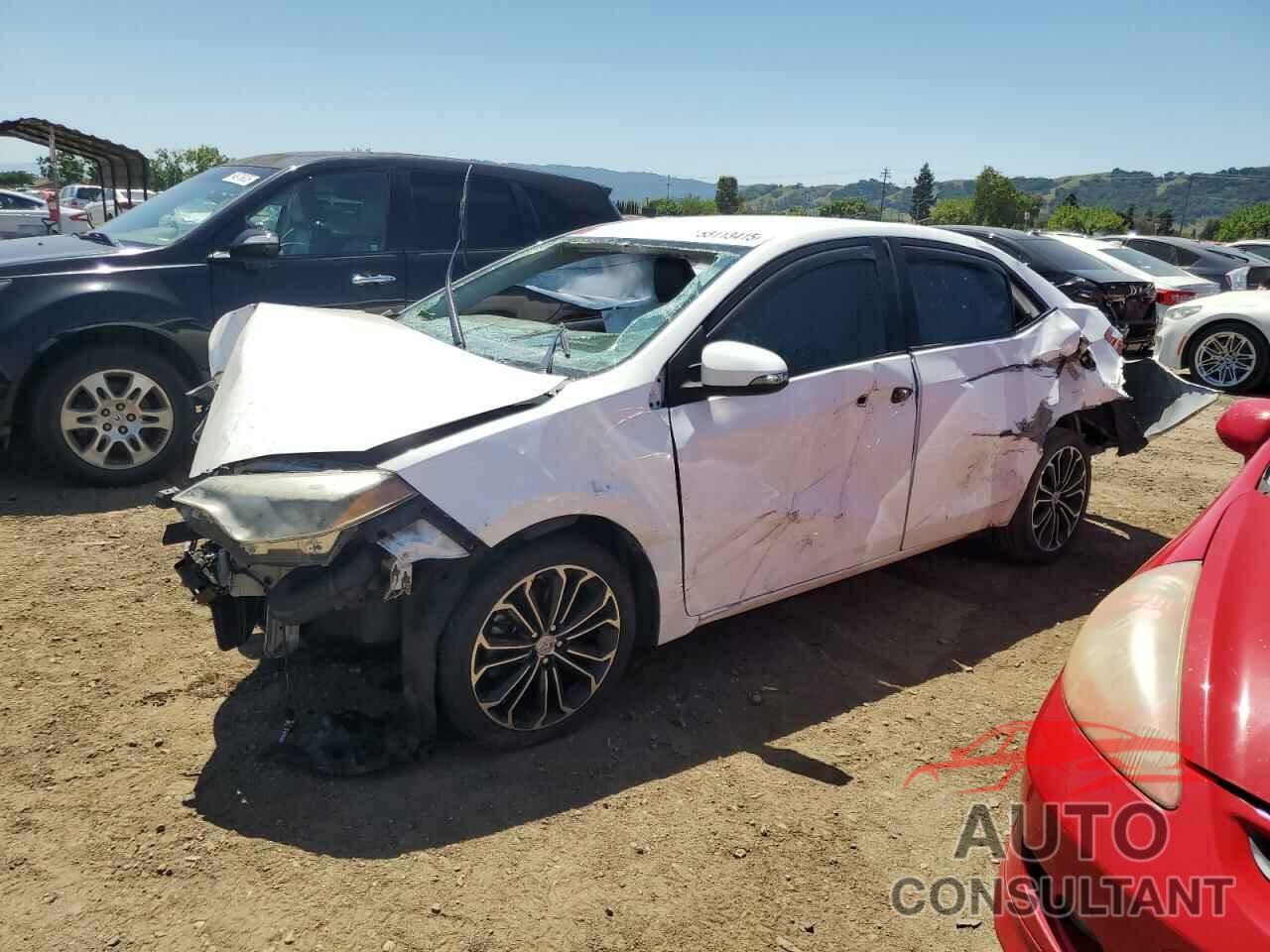 TOYOTA COROLLA 2015 - 5YFBURHE4FP321877