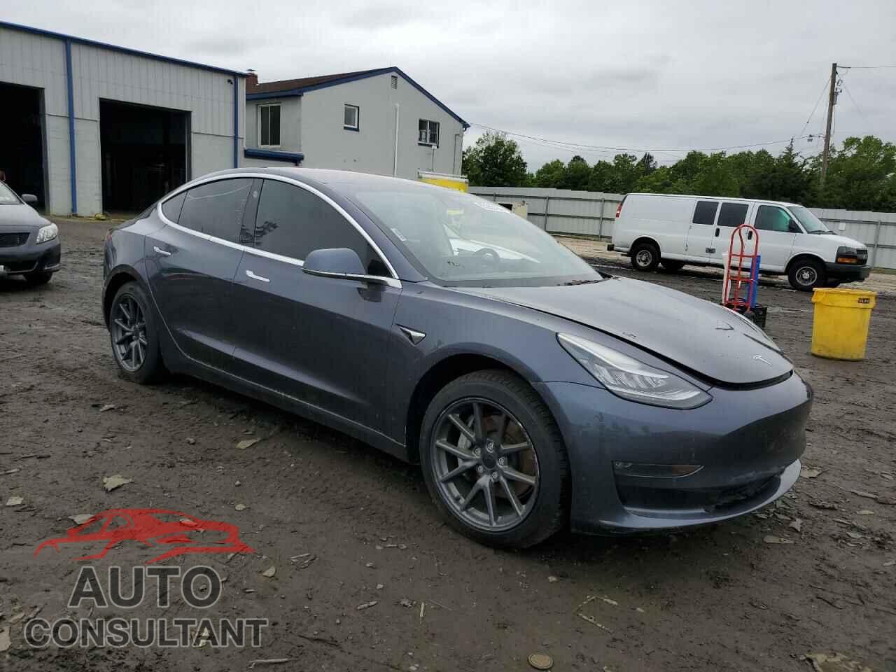 TESLA MODEL 3 2018 - 5YJ3E1EA2JF031517