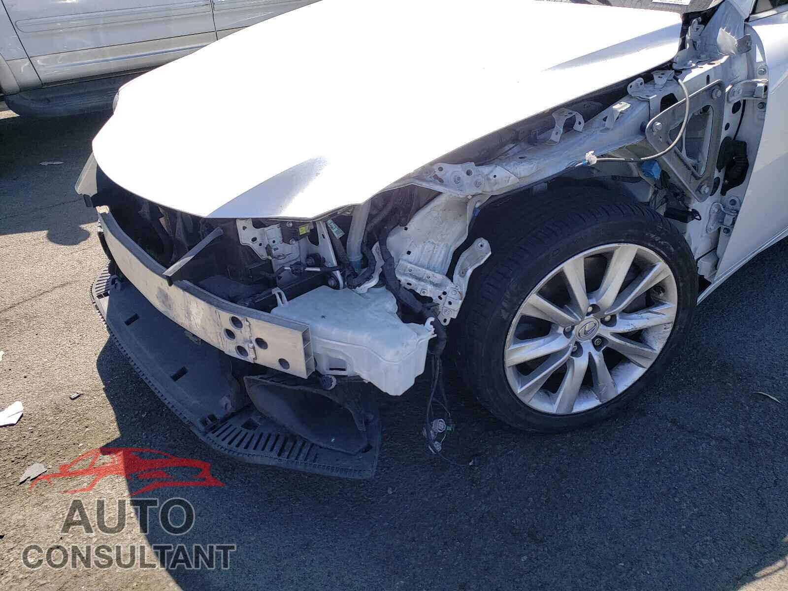 LEXUS IS 2016 - JTHBA1D25G5028721
