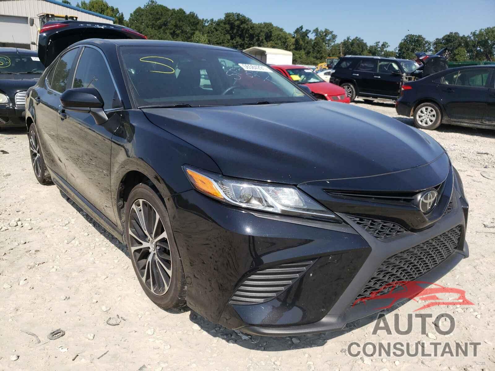 TOYOTA CAMRY 2018 - 4T1B11HK3JU147047