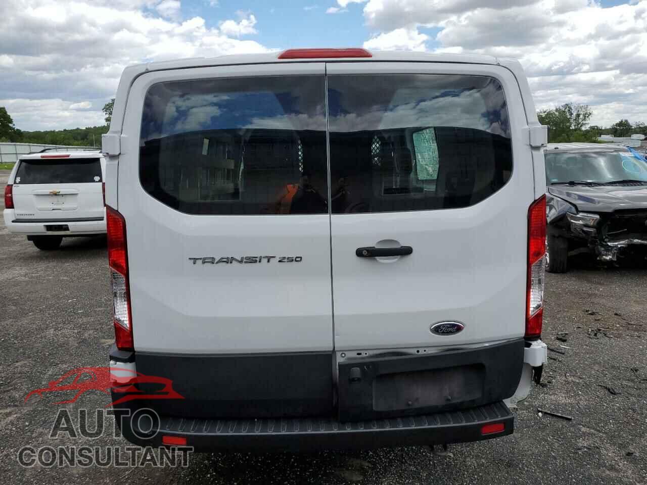 FORD TRANSIT 2021 - 1FTBR1Y80MKA25344