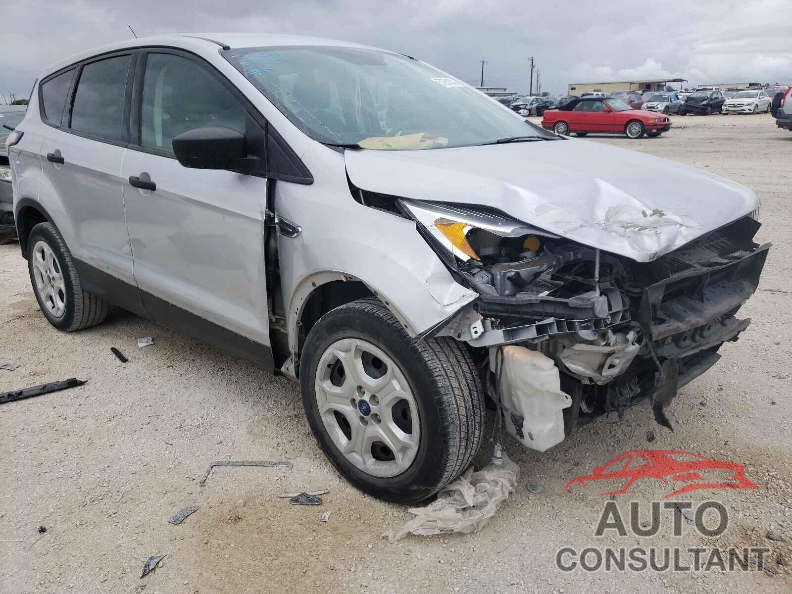 FORD ESCAPE 2017 - 1FMCU0F76HUE07391