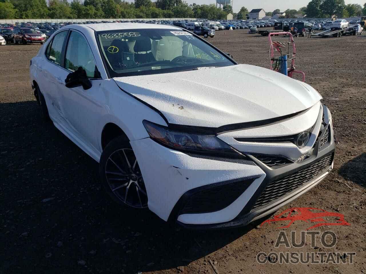 TOYOTA CAMRY 2021 - 4T1G11AK2MU445061