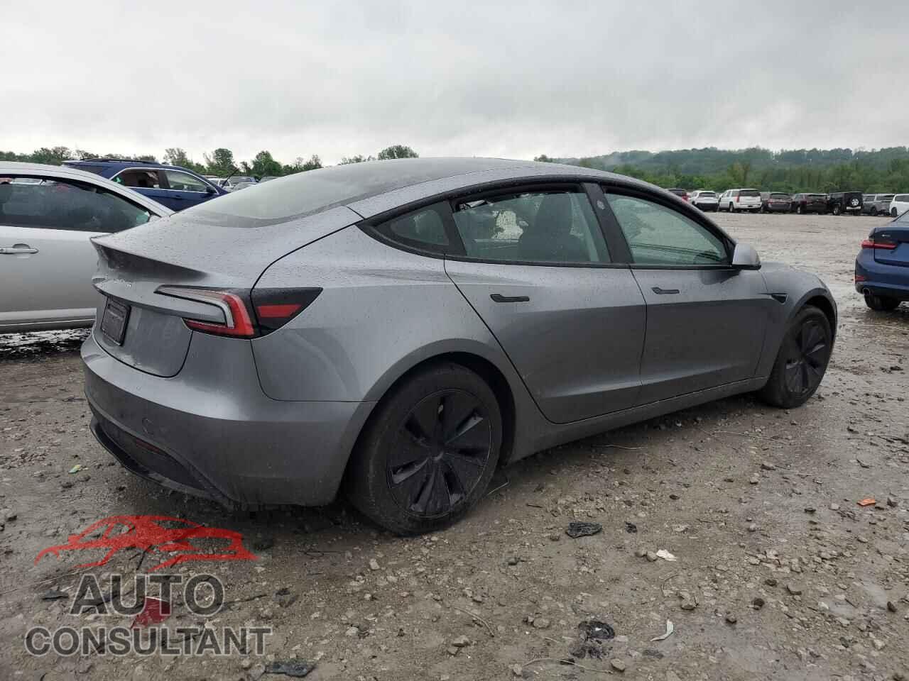 TESLA MODEL 3 2024 - 5YJ3E1EAXRF858354