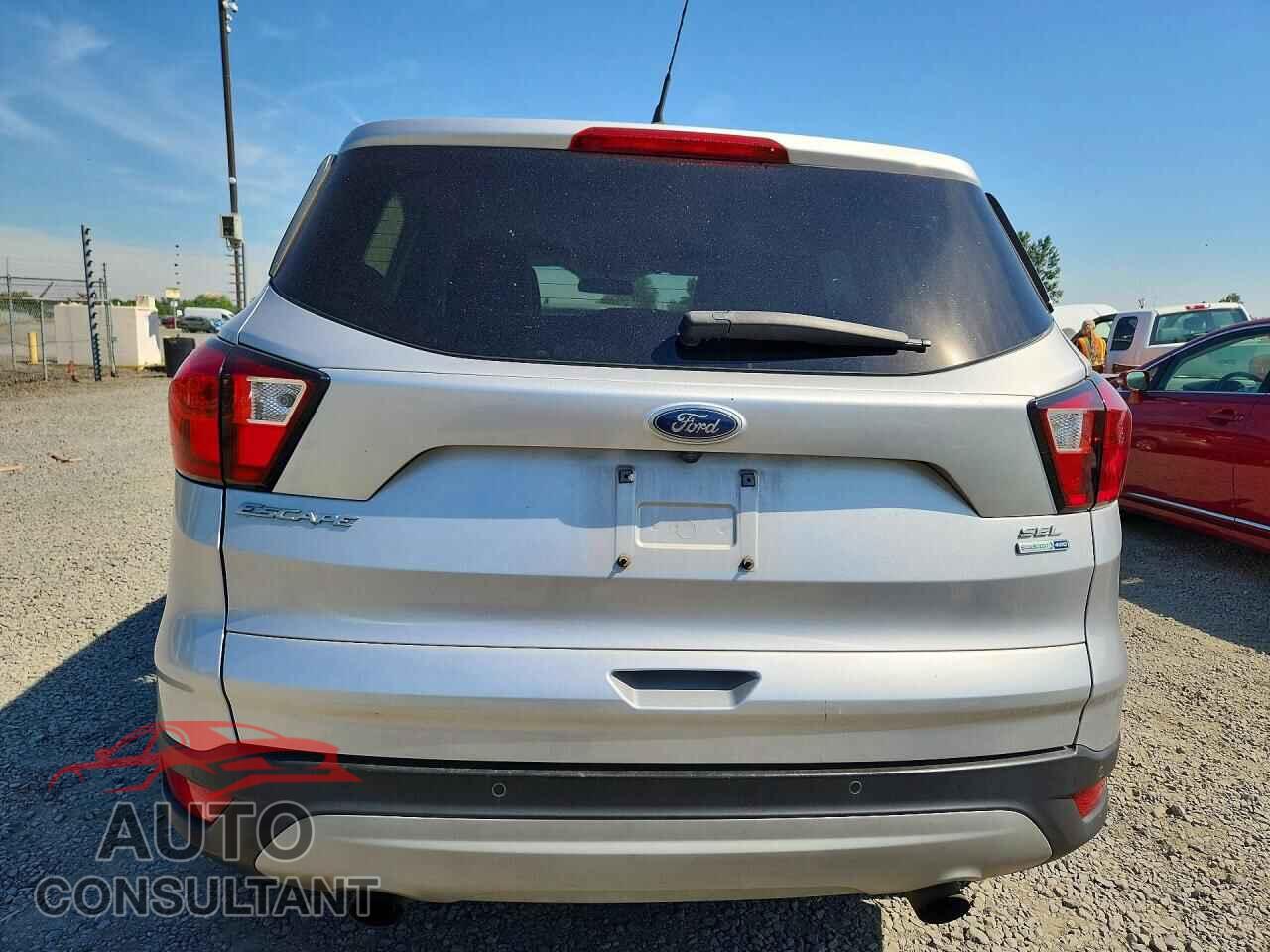 FORD ESCAPE 2019 - 1FMCU9HD9KUC05515