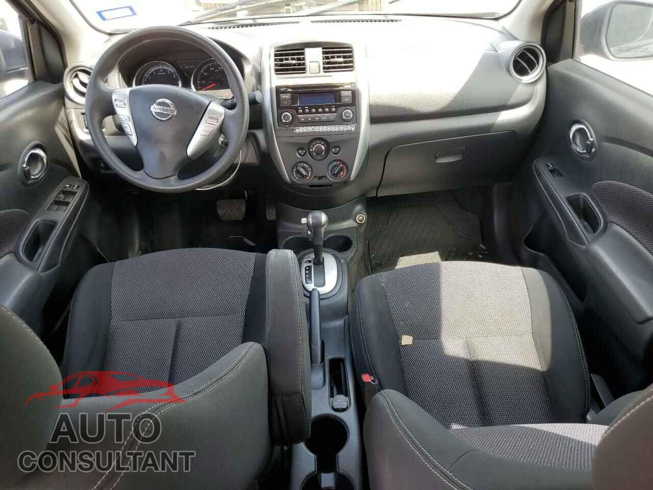 NISSAN VERSA 2017 - 3N1CN7AP3HL810579