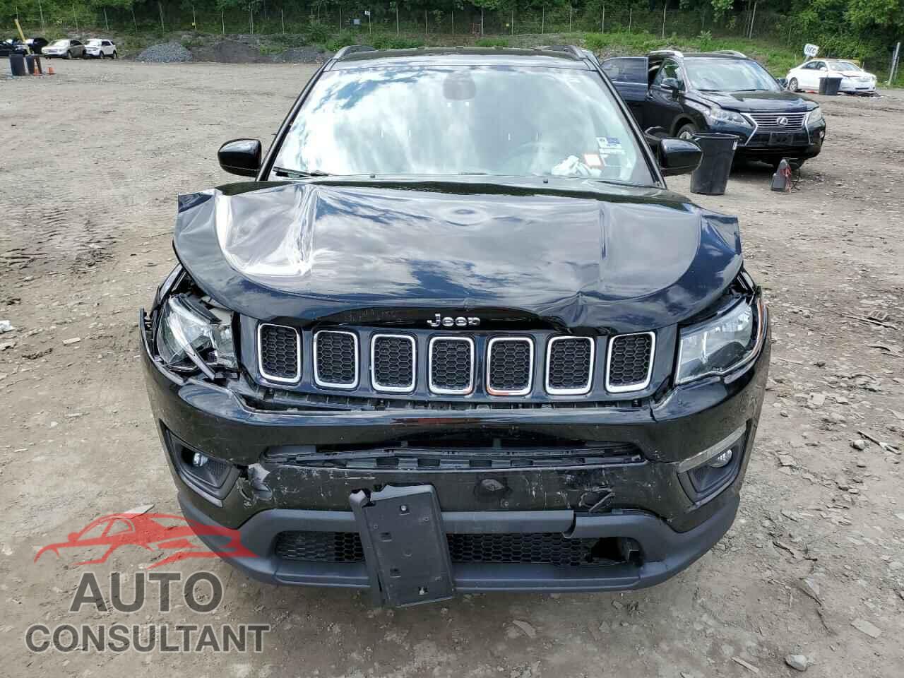 JEEP COMPASS 2018 - 3C4NJDBB9JT239608