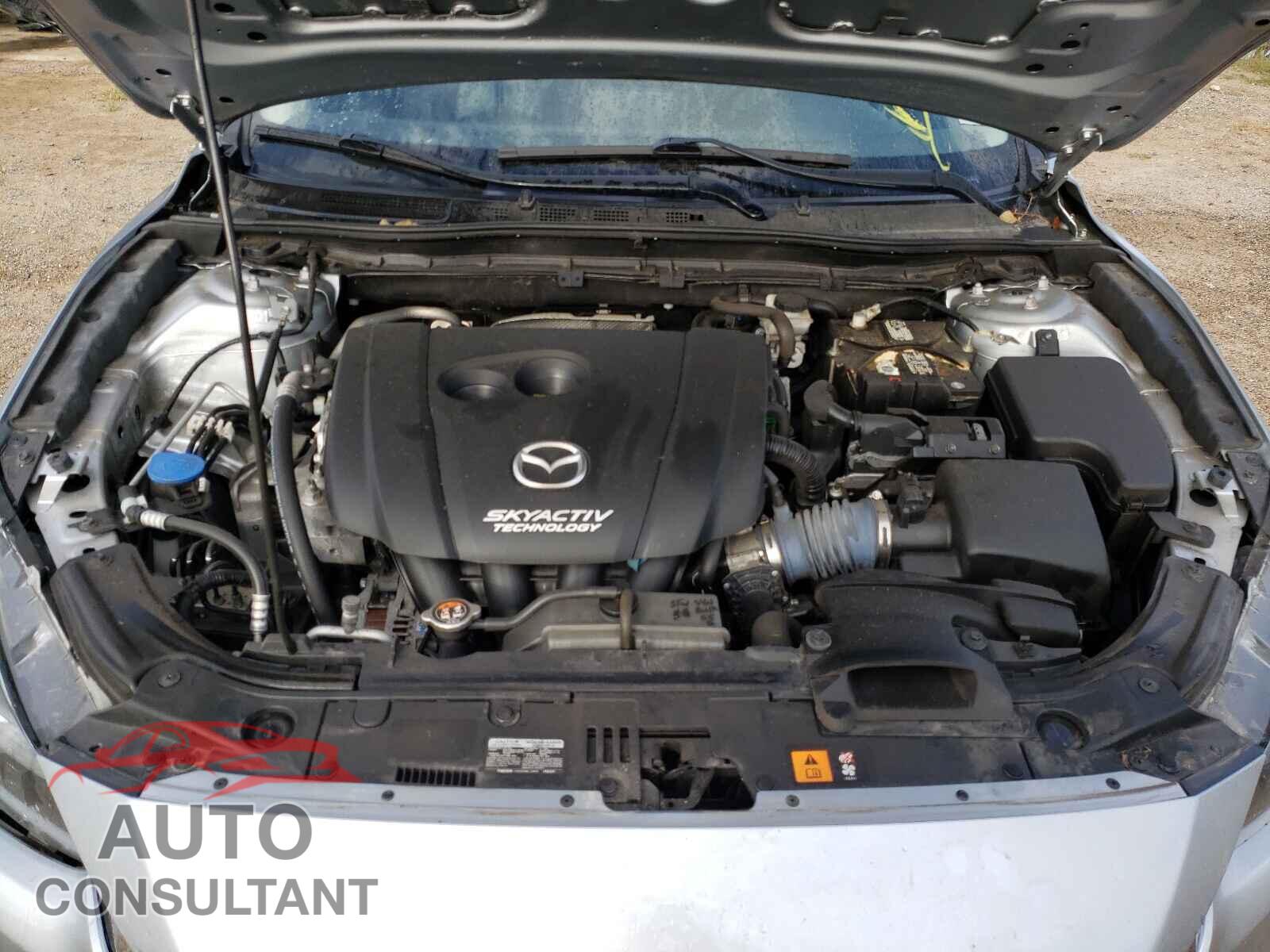 MAZDA 3 2018 - 3MZBN1V33JM180847