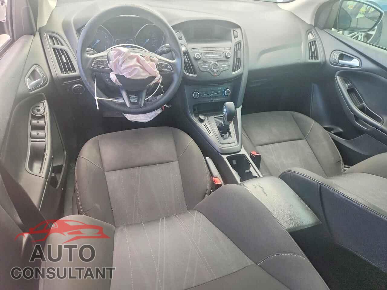 FORD FOCUS 2018 - 1FADP3K22JL302229