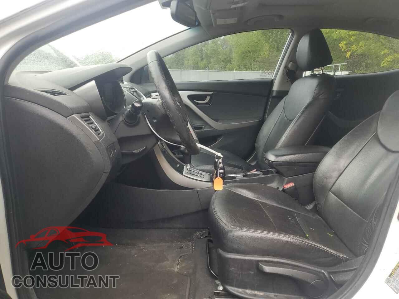 HYUNDAI ELANTRA 2012 - 5NPDH4AE5CH083587