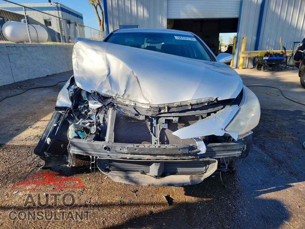 HYUNDAI SONATA 2014 - KMHEC4A47EA108182