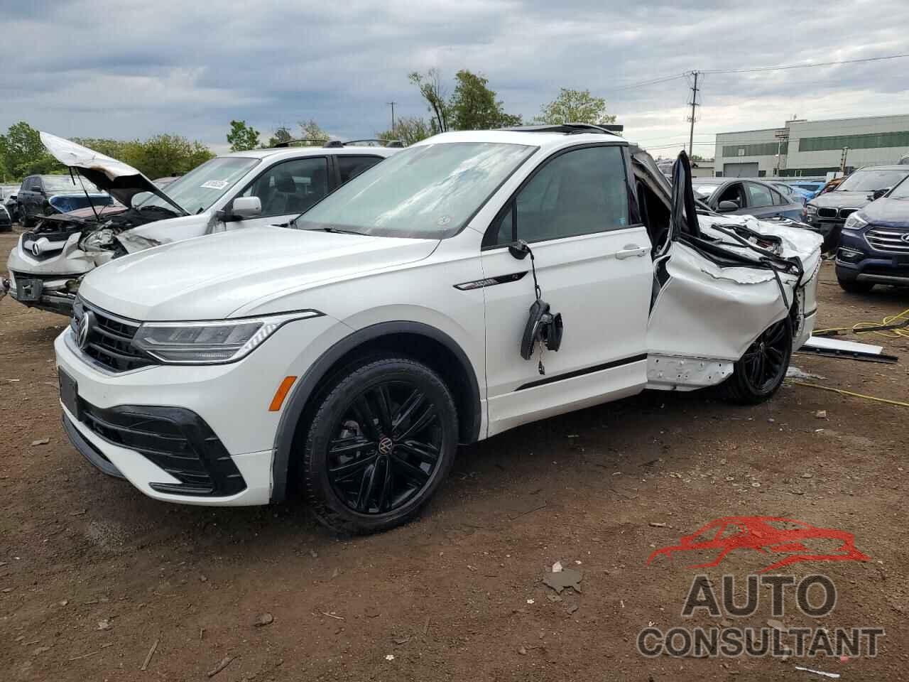 VOLKSWAGEN TIGUAN 2024 - 3VV8B7AX7NM007213