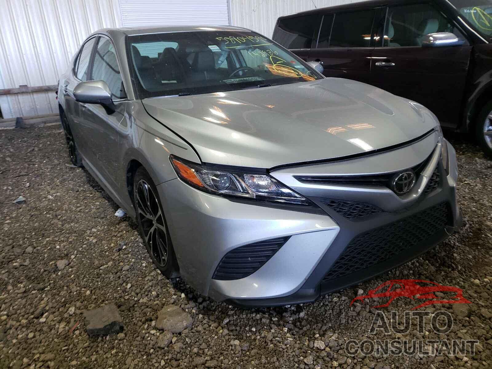 TOYOTA CAMRY 2018 - 4T1B11HK2JU142986
