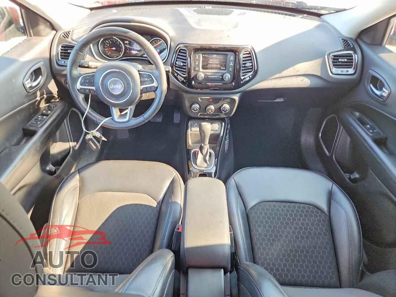 JEEP COMPASS 2018 - 3C4NJCBB6JT300357