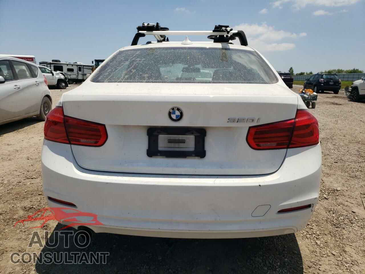 BMW 3 SERIES 2016 - WBA8E1G53GNU12452
