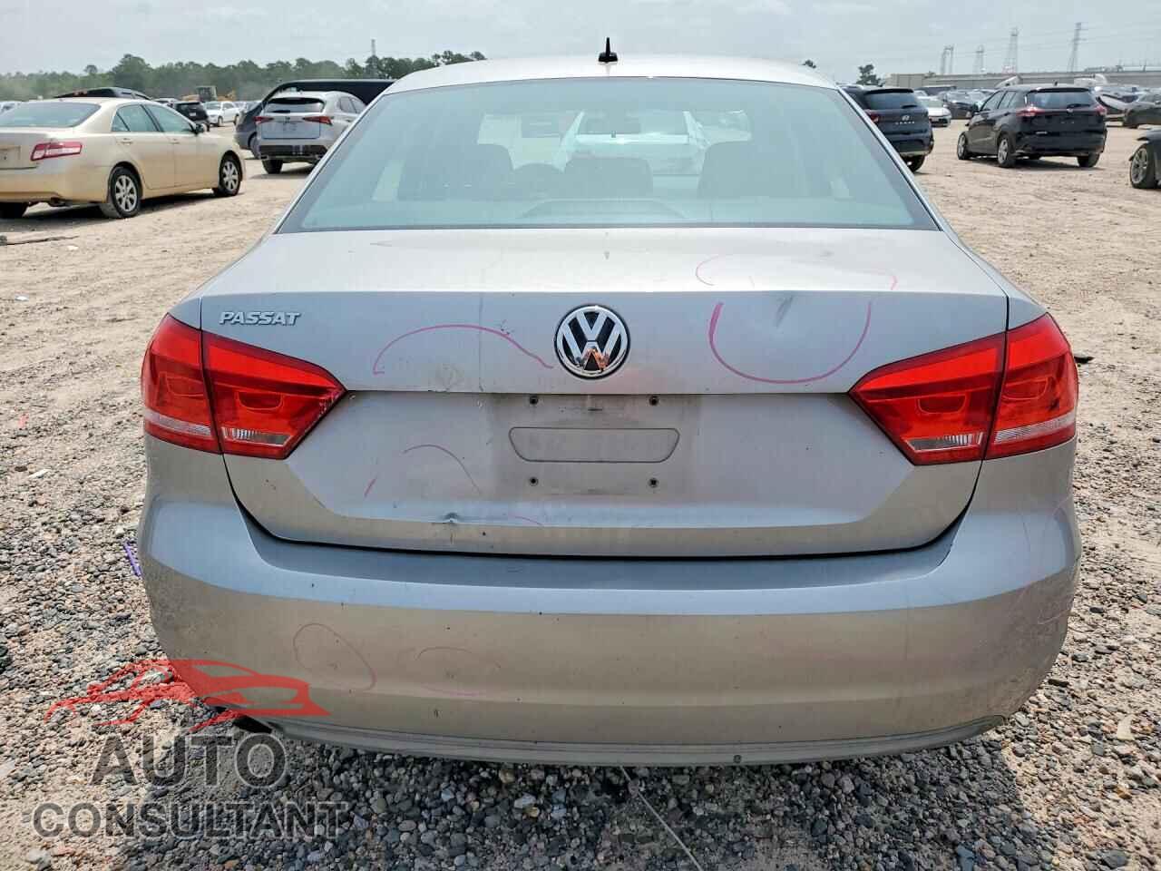 VOLKSWAGEN PASSAT 2012 - 1VWAP7A34CC077701