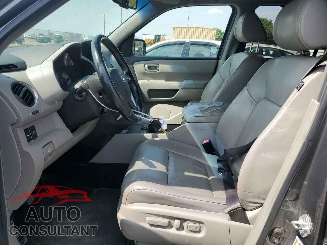 HONDA PILOT 2011 - 5FNYF4H96BB003503