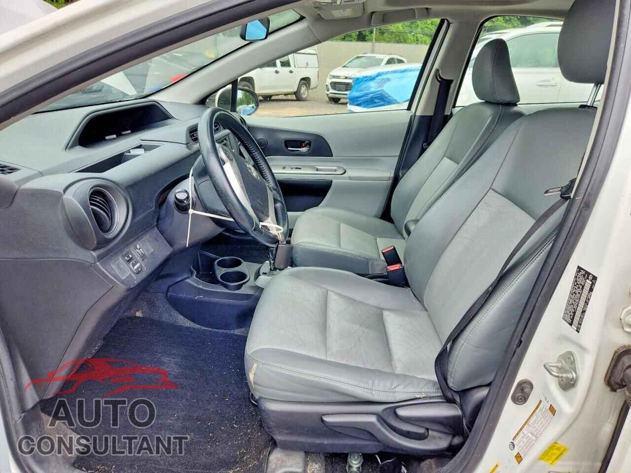 TOYOTA PRIUS 2013 - JTDKDTB33D1041051