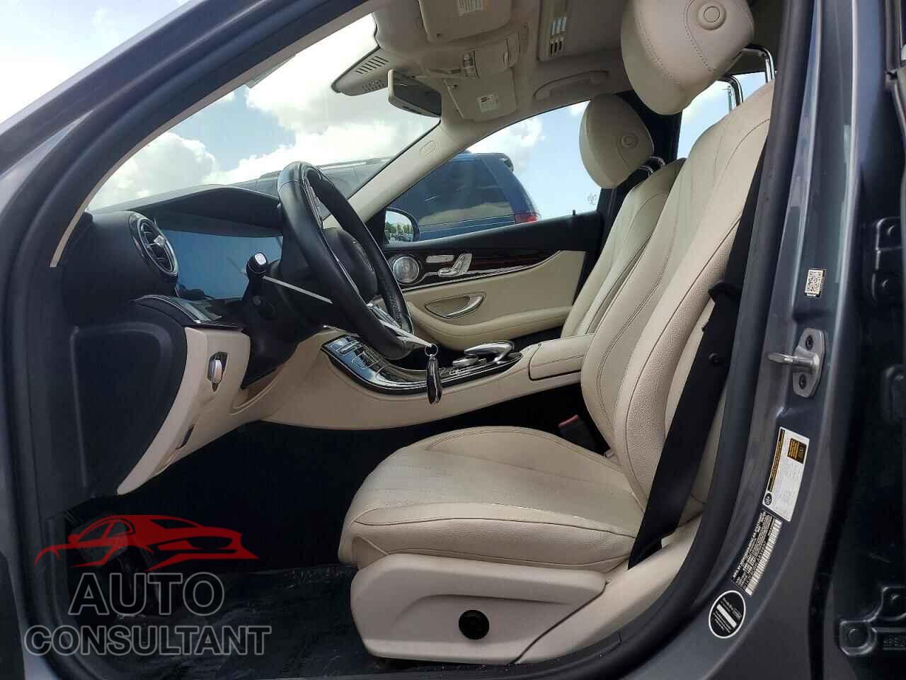 MERCEDES-BENZ E-CLASS 2020 - W1KZF8DB8LA839897