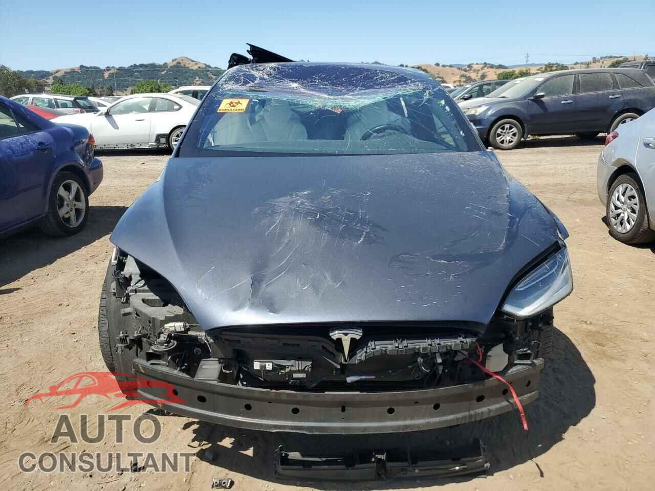 TESLA MODEL X 2016 - 5YJXCBE28GF004725