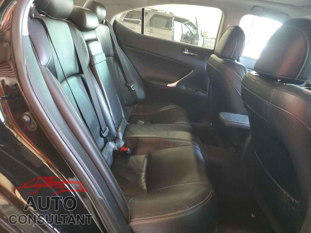 LEXUS IS 2012 - JTHCF5C27C5057999