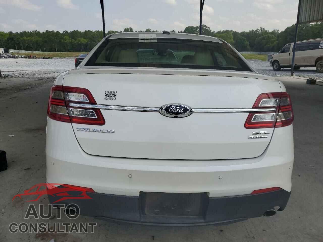 FORD TAURUS 2013 - 1FAHP2E81DG173604