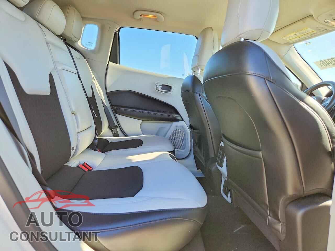 JEEP COMPASS 2017 - 3C4NJDBB4HT679777
