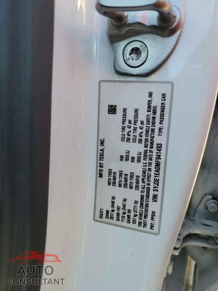 TESLA MODEL 3 2021 - 5YJ3E1EA0MF941493