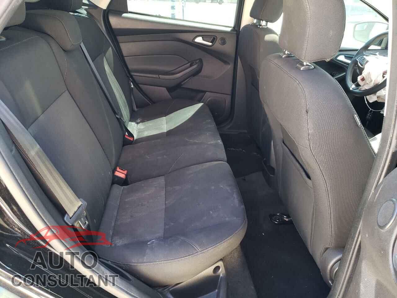 FORD FOCUS 2017 - 1FADP3M22HL332886