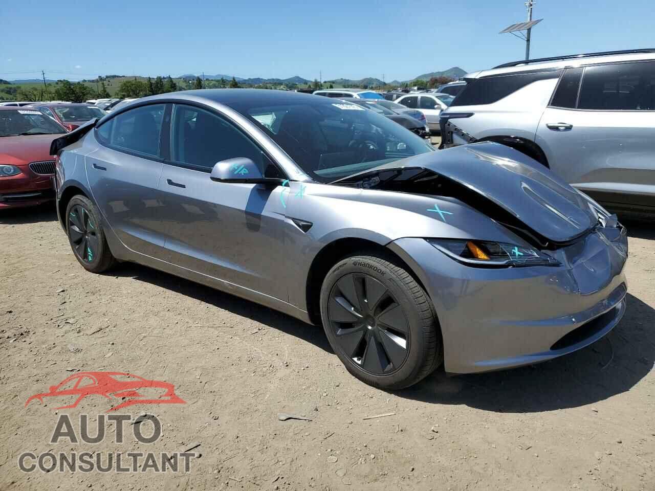TESLA MODEL 3 2025 - 5YJ3E1EB7SF932568