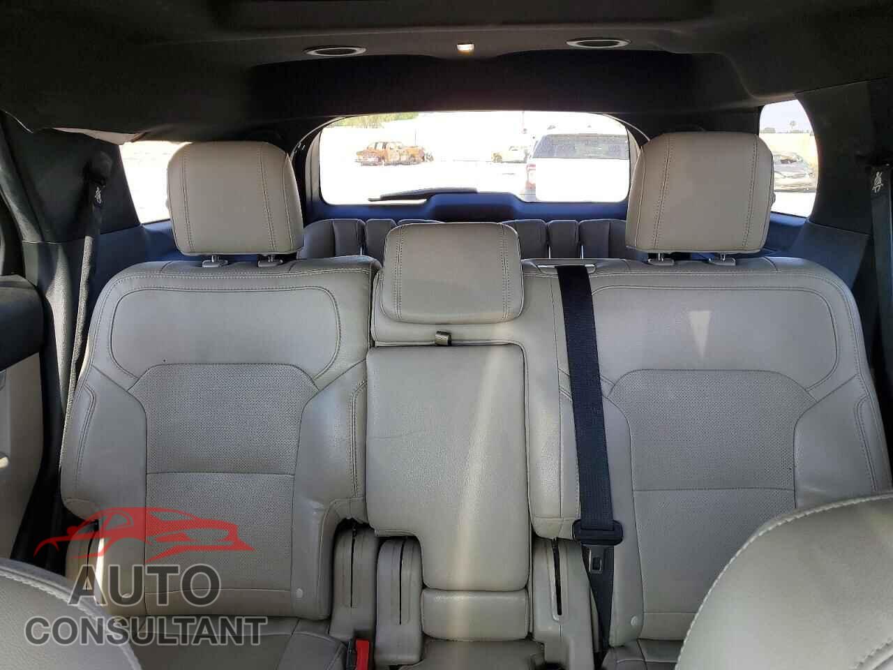 FORD EXPLORER 2018 - 1FM5K8F8XJGB44526