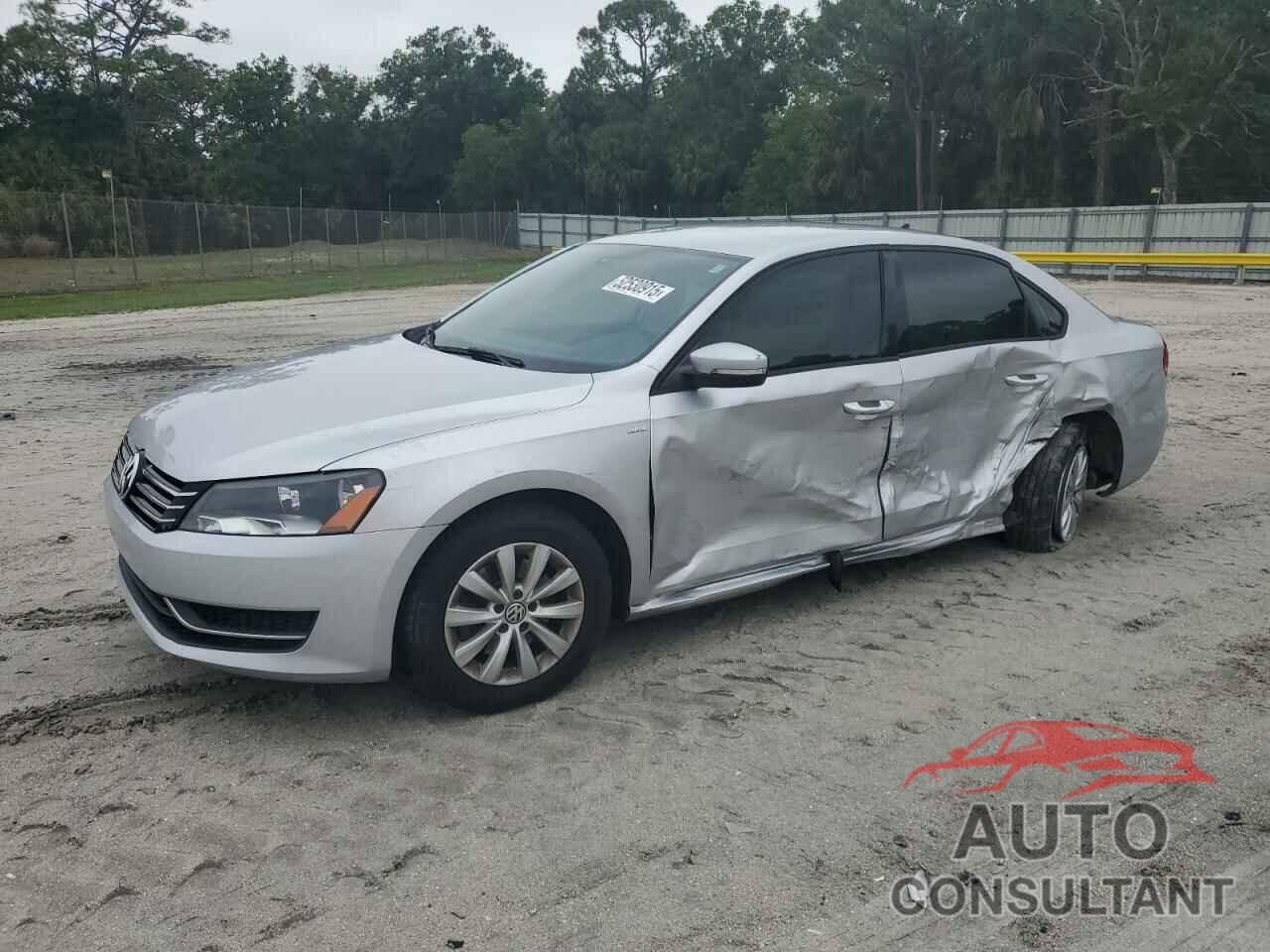 VOLKSWAGEN PASSAT 2015 - 1VWAS7A32FC008542